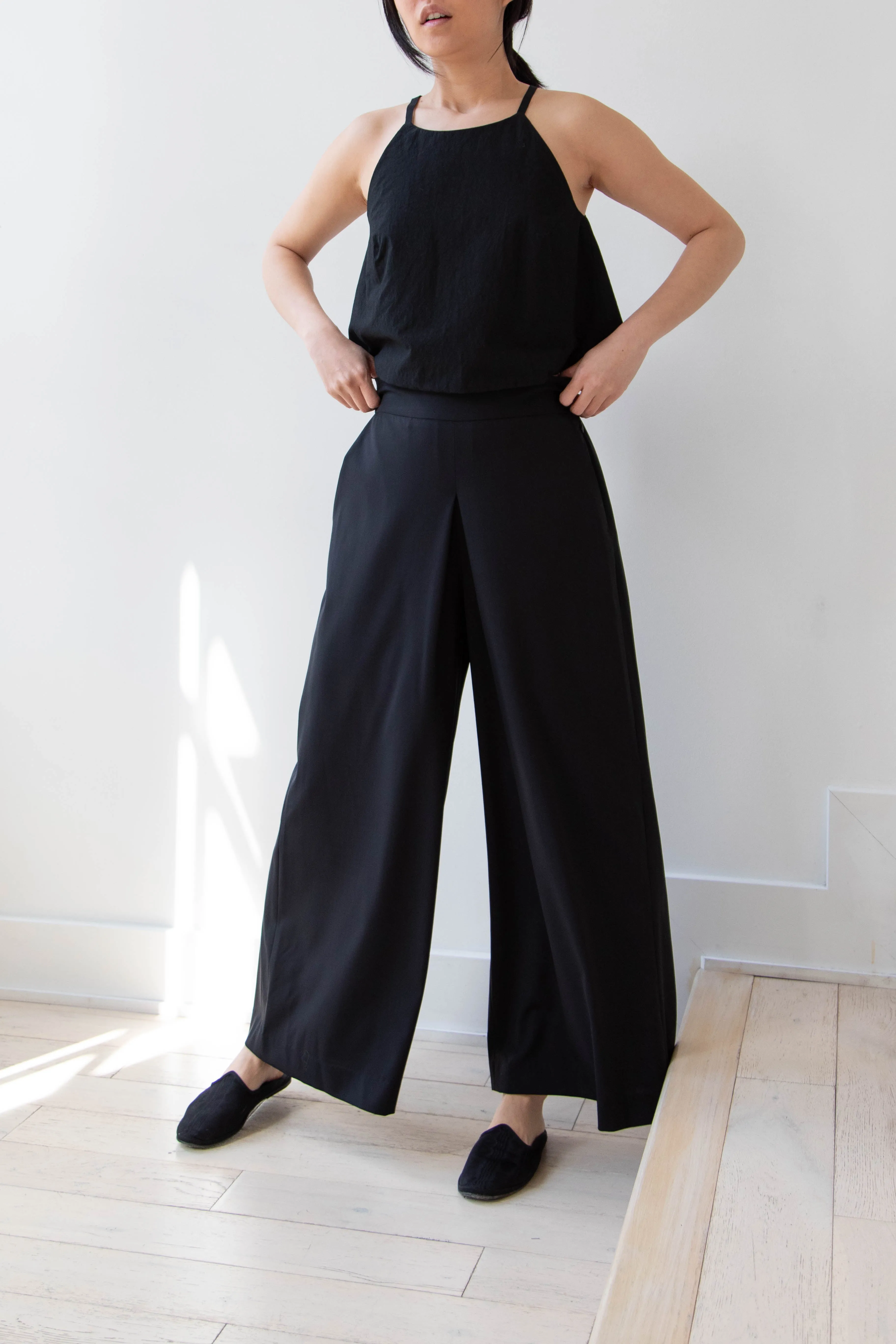 Arts & Science | Back Gum Tuck Culottes in Black